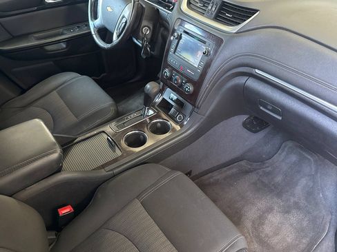 Used 2017 Chevrolet Traverse LT AWD/4WD image 19
