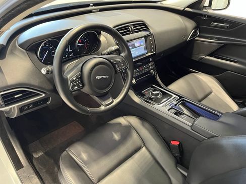 Used 2018 Jaguar XE Premium AWD/4WD image 16