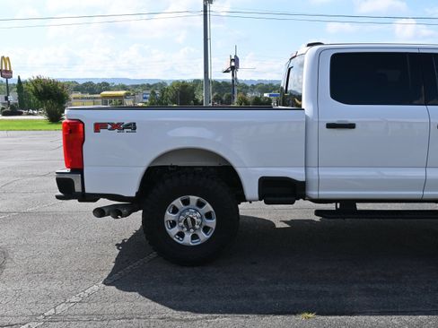 Used 2024 Ford F250 XLT AWD/4WD image 8