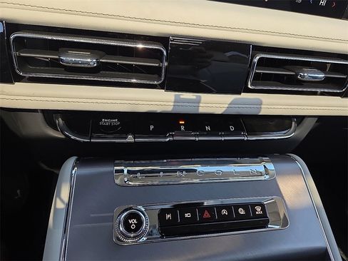 New 2026 Lincoln Aviator 2WD image 15