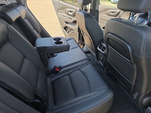 Used 2024 GMC Terrain SLT w/ Infotainment Package II AWD/4WD image 11
