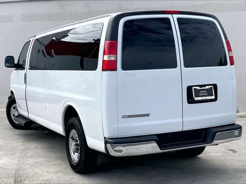Used 2019 Chevrolet Express 3500 LT w/ LT Preferred Equipment Group RWD image 4