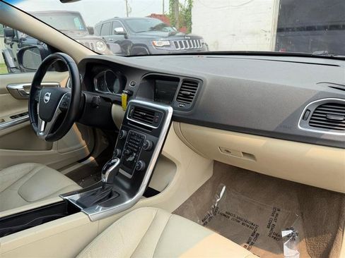 Used 2014 Volvo S60 T5 FWD image 25