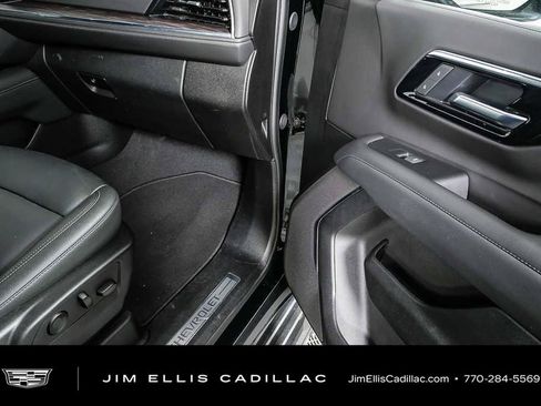 Used 2025 Chevrolet Tahoe LT RWD image 24