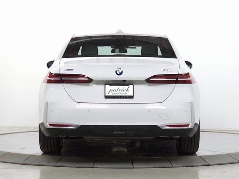 Certified 2025 BMW 530i xDrive image 7