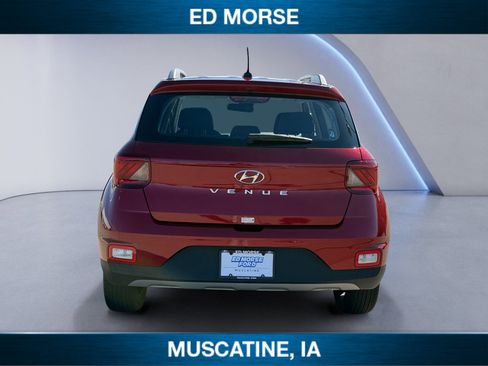 Used 2025 Hyundai Venue SEL image 4