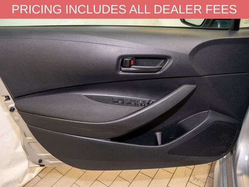 Used 2024 Toyota Corolla LE FWD image 11