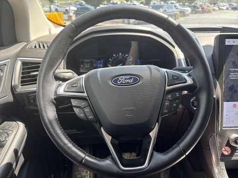 Used 2024 Ford Edge Titanium AWD/4WD image 12
