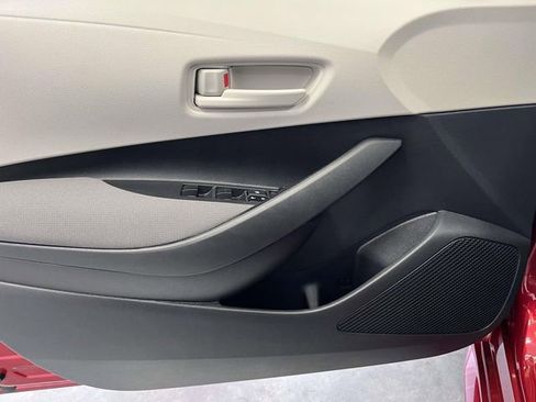 Used 2025 Toyota Corolla LE w/ Convenience Package image 20