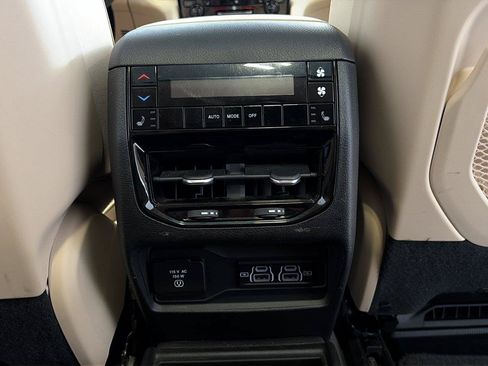 Used 2021 Jeep Grand Cherokee L Limited AWD/4WD image 24