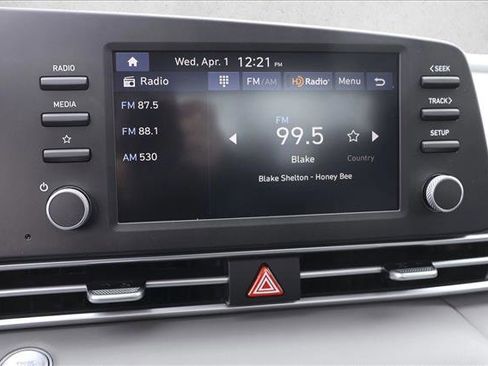 New 2026 Hyundai Elantra SEL Sport FWD image 17