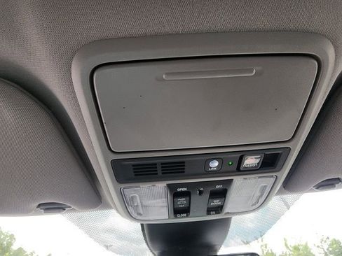 Used 2024 Honda Odyssey Elite image 34