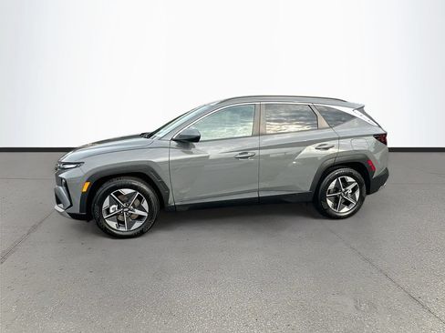 Used 2025 Hyundai Tucson SEL FWD image 4