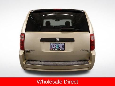 Used 2010 Dodge Grand Caravan SE image 3