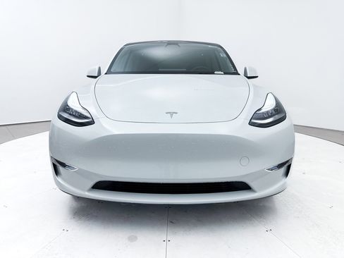 Used 2023 Tesla Model Y Long Range image 11