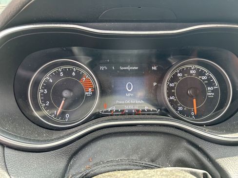 Used 2019 Jeep Cherokee Trailhawk w/ Cold Weather Group AWD/4WD image 7