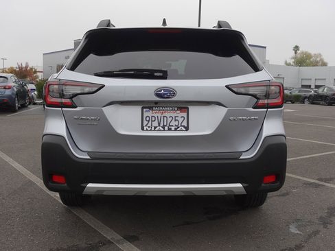 Certified 2025 Subaru Outback Limited image 6