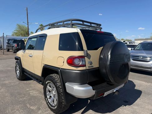 Used 2014 Toyota FJ Cruiser 4WD w/ Upgrade Package image 4
