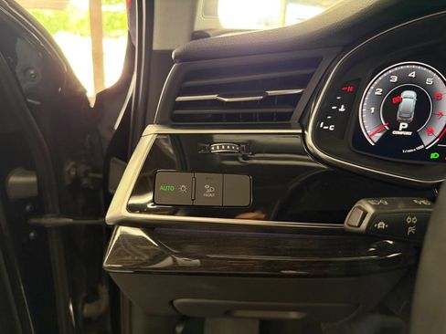 Used 2020 Audi Q7 3.0T Premium Plus w/ Premium Plus Package AWD/4WD image 17