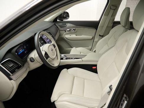 Certified 2024 Volvo XC90 T8 Ultimate AWD/4WD image 17
