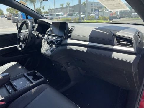 Used 2025 Honda Odyssey Sport-L image 29