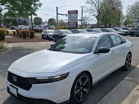 Used 2023 Honda Accord Sport image 4