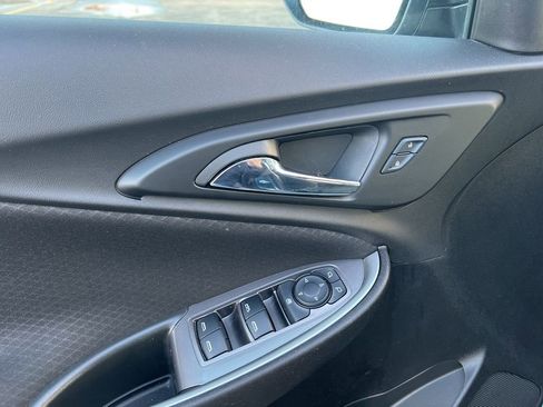 Used 2025 Chevrolet Malibu LT image 9