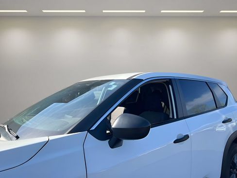 Used 2022 Nissan Rogue S FWD image 26