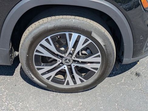 Used 2025 Mercedes-Benz GLB 250 4MATIC image 10