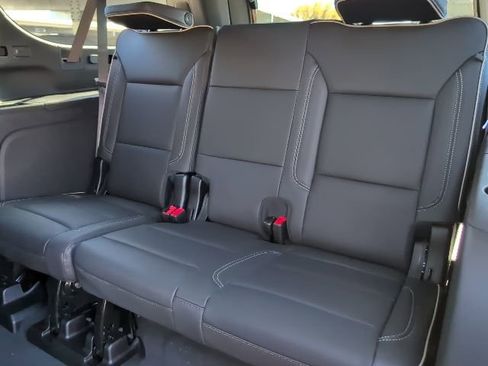 New 2026 Chevrolet Suburban Premier image 10