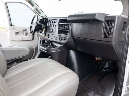 Used 2020 Chevrolet Express 3500 Extended w/ Driver Convenience Package RWD image 12