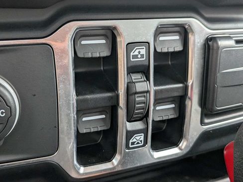 Used 2024 Jeep Wrangler Unlimited Sport AWD/4WD image 27