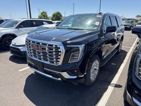 Used 2025 GMC Yukon XL Denali AWD/4WD image 2