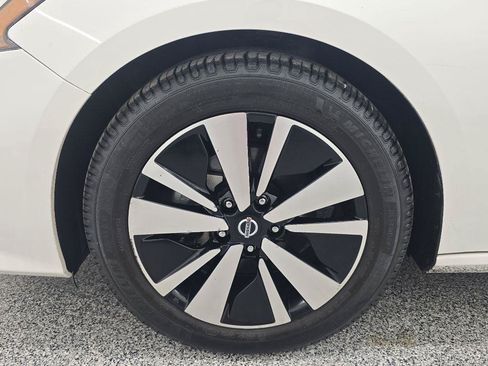 Used 2022 Nissan Altima 2.5 SV FWD image 29
