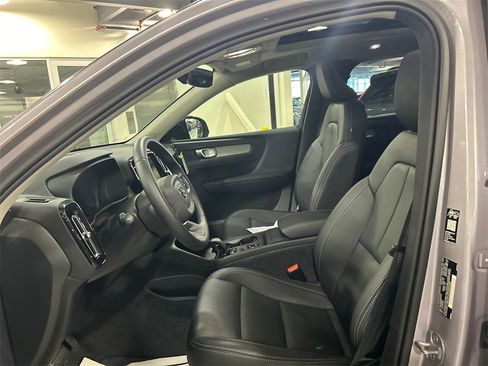 Used 2026 Volvo XC40 B5 Core w/ Climate Package image 10
