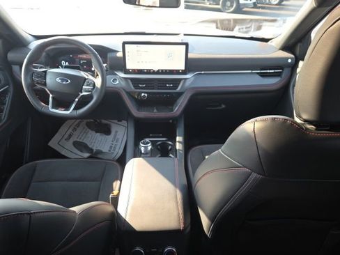 Certified 2025 Ford Explorer ST image 22
