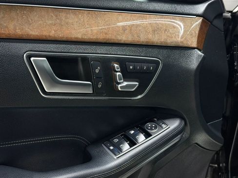 Used 2014 Mercedes-Benz E 350 4MATIC Sedan image 11