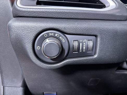 New 2027 Chrysler Pacifica Select AWD/4WD image 31