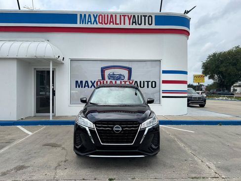 Used 2024 Nissan Kicks S FWD image 7