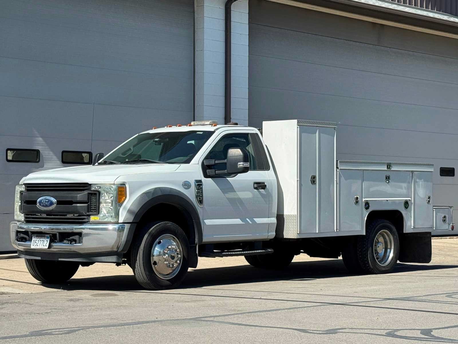 Used 2017 Ford F550 2WD Regular Cab Super Duty image 1