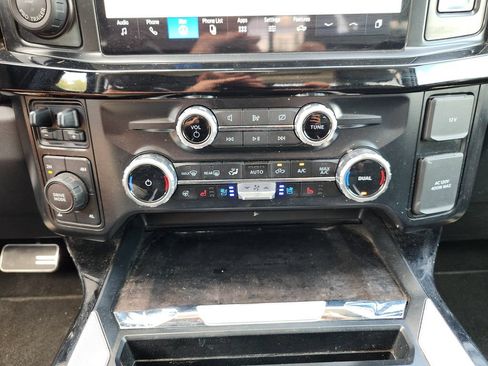 Used 2023 Ford F250 Lariat w/ Sport Appearance Package AWD/4WD image 19