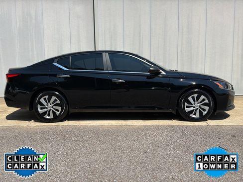 Used 2024 Nissan Altima 2.5 S FWD image 2
