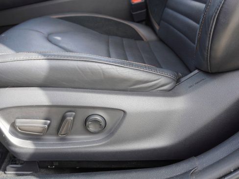 Used 2019 Toyota Avalon XSE image 21