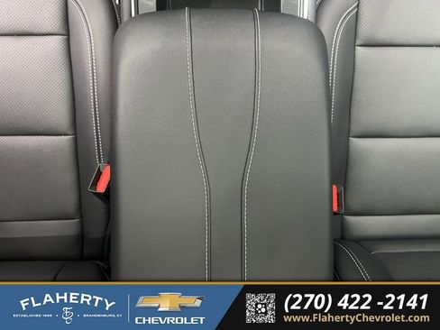 Used 2025 Chevrolet Traverse LT w/ Sun and Wheel Package FWD image 31