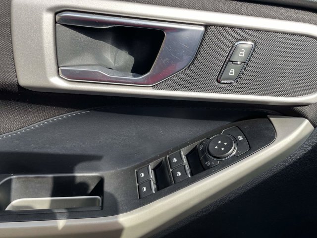 Used 2020 Ford Explorer XLT RWD image 18