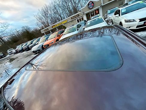 Used 2012 Toyota Avalon Limited image 10