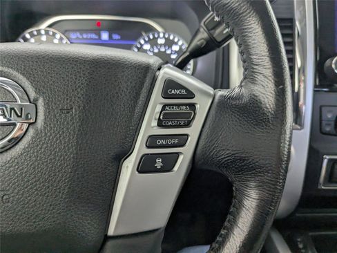 Used 2021 Nissan Titan SV w/ SV Convenience Package image 13
