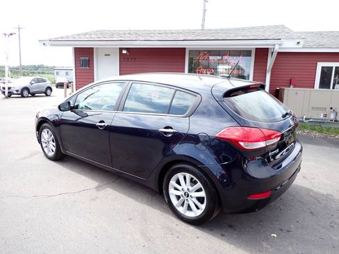 Used 2017 Kia Forte LX w/ LX Popular Plus Package FWD image 4