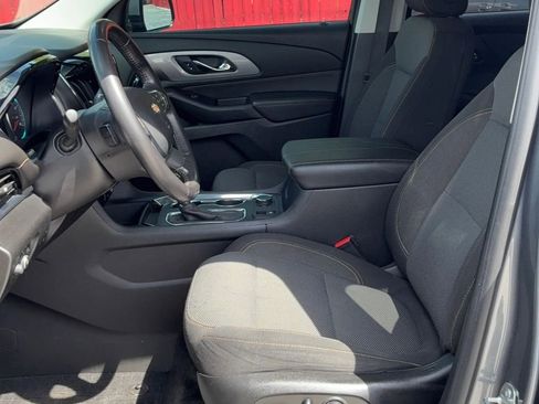 Used 2019 Chevrolet Traverse LT FWD image 12