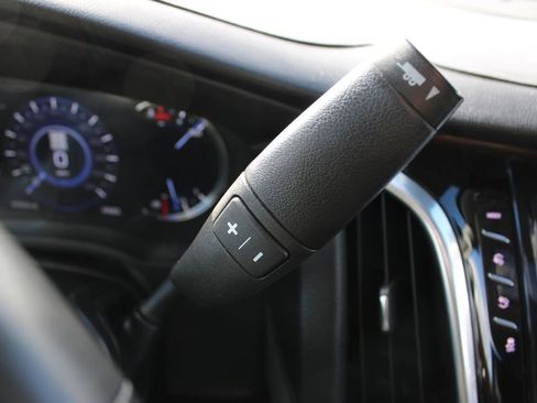 Used 2020 Cadillac Escalade Premium Luxury image 33